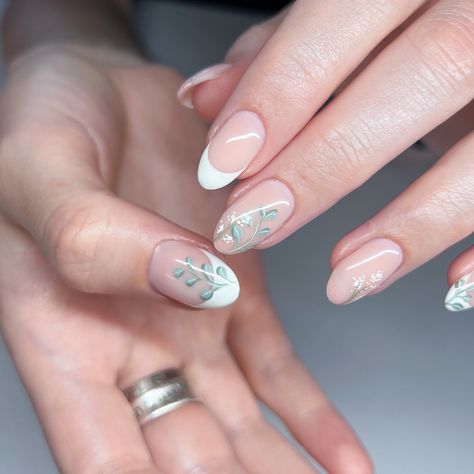 Eucalyptus and baby’s breath for the softest manicure 🌿☁️ #nailart #naturalnails #naturallongnails #gelnails #bayareanails #groovynails #nailinspo #nails #fyp Eucalyptus French Tip Nails, Eucalyptus Green Nails, Nude Nails With Green Flowers, Eucalyptus Nails, Light Green Nails With Flowers, Light Green Floral Nails, Botanic Nails, Baby S Breath, Bridesmaid Hair