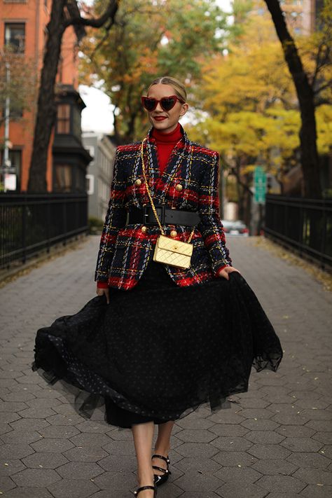 Blair Eadie wearing the polka dot tulle skirt, wide belt, and mary jane flats from her Atlantic-Pacific x Halogen collection // Click through for more festive looks on Atlantic-Pacific Magic Outfits, Tulle Skirts Outfit, Blair Eadie, Festive Attire, Tulle Skirt Black, Atlantic Pacific, Blazer Outfit, Black Tulle, Mode Inspo