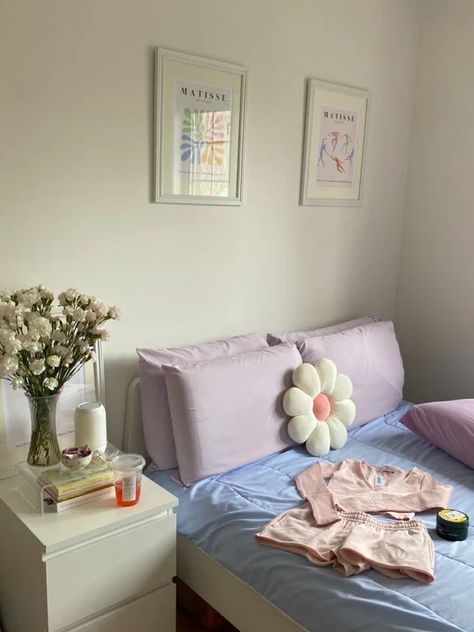 Tiny Room Decor Ideas Aesthetic, Danish Pastel Bedroom Aesthetic, Minimalist Pastel Bedroom, Danish Pastel Minimalist, Pastel Bedroom Aesthetic, Aesthetic Everything, Danish Pastel Room Decor, Coquette Bedroom, Room Decor Tips