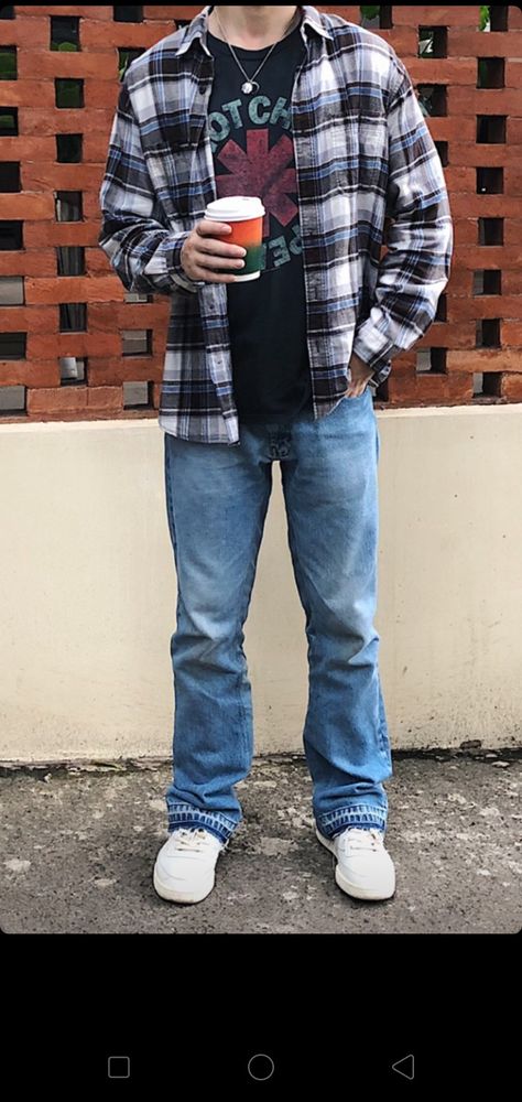 Mens Fashion Flannel Outfits, Lose Fit Jeans Outfit Men, Jeans And Flannel Outfit Men, Flannel Aesthetic Boy, Straight Guy Outfits, Flannel Boy Aesthetic, Mens Graphic Tee Outfit, Guy Flannel Outfits, Red Flannel Outfit Men