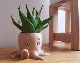 Cute Flower Pots, Dining Table Flower, Flower Pots Indoor, Desk Planter, Indoor Flower Pots, Cute Octopus, Planter Gift, Table Flower, Animal Planters