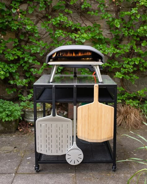 Small Balcony Pizza Oven, Balcony Pizza Oven, Ooni Pizza Oven Storage, Small Backyard Pizza Oven, Outdoor Ooni Pizza Oven Area, Pizza Oven Stand Ideas, Pizza Oven Set Up, Ooni Koda 16 Table, Ooni Pizza Oven Outdoor Setup