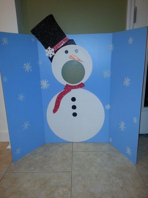 Snowball Toss Game, Snowball Toss, Snowman Photo, Diy Christmas Snowman, Fall Festival Games, Snowman Photos, Preschool Winter, Winter Onederland Party, Christmas Photo Props