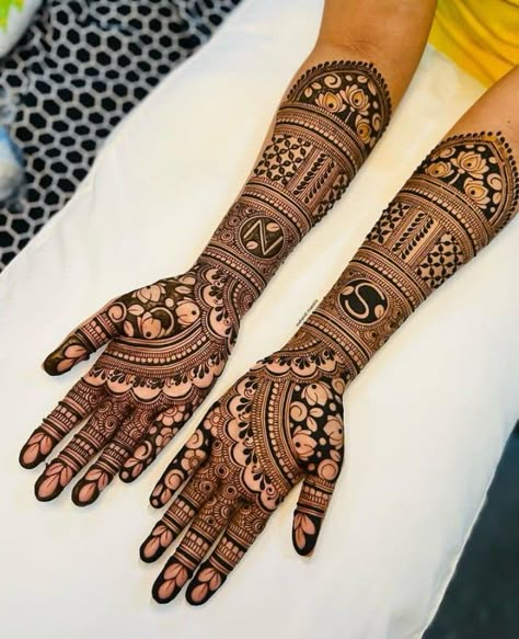 Full Length Mehendi Design, Bridal Back Side Mehndi Design Latest, Mehendi Designs Till Elbow, Elbow Length Mehendi Design, Engegment Mehndi Designs, Bridal Mehndi Designs Front Hand, Marwadi Mehendi Designs, Mehandi Designs For Engagement, Engagement Mehendi