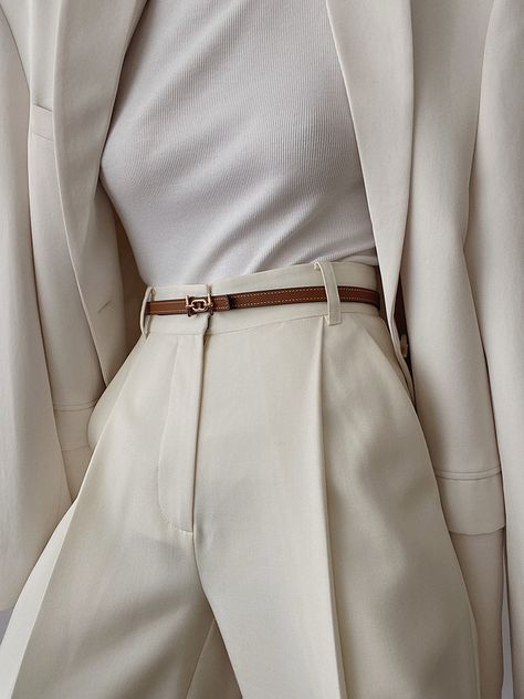 Minimal Clothes Aesthetic, White Belt Outfit, Classy Aesthetic Outfit, Neutral Outfit Aesthetic, Classy Pants, Aesthetic Business, Classic Trousers, Corporate Outfits, Woman Suit Fashion