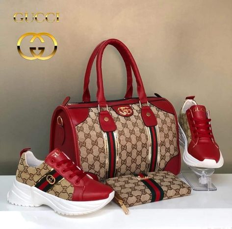 Matching purse, wallet, and shoes ALL DESIGNER! Check out more sets and order yours today! Designer Shoes Gucci, Gucci Handbags Outlet, Guess Boots, Gucci Boots, Gucci Handbag, Fall Handbags, Shoes Outfit Fashion, Versace Shoes, Gucci Sneakers