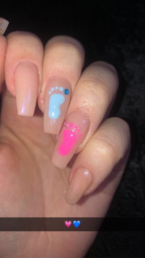 Keeper Of The Gender Nails, Nails For Pregnant Women, Gender Reveal Manicure Ideas, Gender Nails Ideas Reveal, Nails Gender Reveal Cute Ideas, Gender Reveal Nails Ideas Boy Or Girl, Gender Reveal Nails Ideas Short, Baby Reveal Nails Ideas, Gender Reveal Ideas Nails