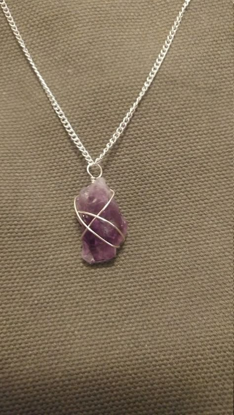 Cabachon Ideas, Oc Accessories, Soldered Art, Raw Amethyst Crystal, Wire Wrapped Stone Jewelry, Crystal Stone Jewelry, Amethyst Crystal Necklace, Necklace Amethyst, Wire Wrapping Crystals