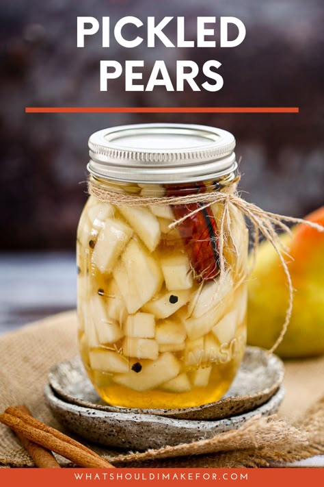 Pickled Pears, Lamb Taco, Pickled Fruit, Canning And Preserving, New Year's Desserts, Quick Pickled, Homemade Condiments, Fall Recipe, Pear Recipes