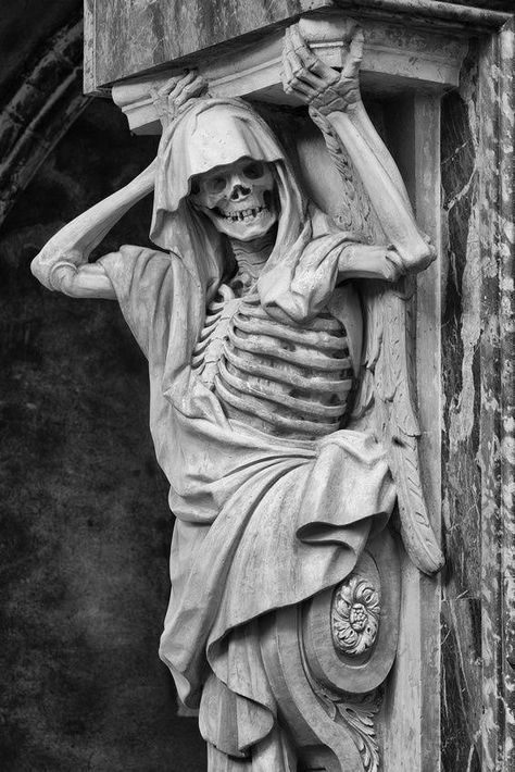 Reaper Statue, Creepy Dark, Gothic Statue, Scary Skeleton, Cemetery Statues, Skull Statue, Grim Reaper Art, Statue Tattoo, Ancient Statues