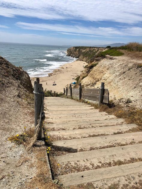 Half Moon Bay California, Quinceañera Ideas, Wood Forest, Shoot The Moon, Half Moon Bay, California Landscape, Dream Places, Red Wood, Big Waves