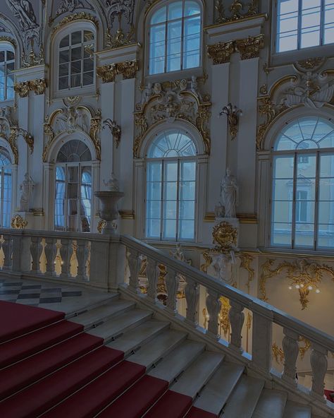 #hermitage #stairs #saintpetersburg #russia #aesthetic #museum Castle Stairs Aesthetic, The Hermitage Museum, Russia Aesthetic, Oc Aesthetic, Hermitage Museum, Wizarding World, St Petersburg, Hogwarts, Palace