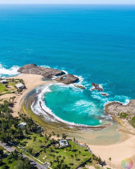 WE LOVE PUERTO RICO on Instagram: “Playa Caracoles, #Arecibo . . Foto por: @ran_dee2” Arecibo Puerto Rico, San Juan Puerto Rico, Tropical Island, Tropical Islands, Image Types, Great Places, Puerto Rico, Google Images, Water