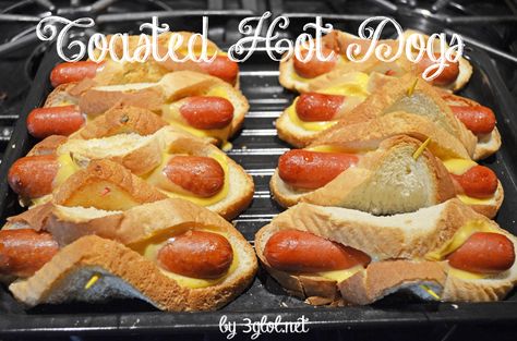 Oven Hot Dogs, Easy To Cook Recipes, Baked Hot Dogs, Cheesy Ranch, Toast In The Oven, Beef Hot Dogs, Hot Dog Recipes, Cook Recipes, Burger Buns