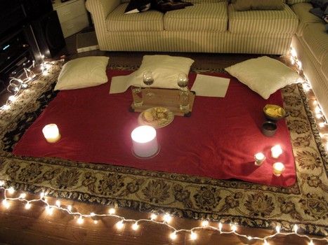 Date night doesn't have to be an expensive night on the town. Try having just a romantic evening at home. Indoor Picnic, At Home Date, Cute Date Ideas, Romantic Picnics, Romantic Date Ideas, Cadeau Diy, Romantic Things, Romantic Night, Romantic Evening