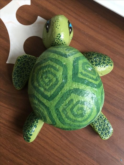 Camp Decorations, Turtle Painted Rocks, Painted Garden Rocks, Turtle Rock, Turtle Crafts, Garden Rock Art, Painted Rock Animals, Rock Painting Ideas, Stone Art Painting