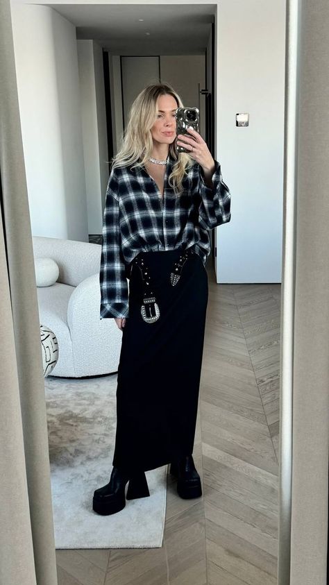 Plaid Button Up Shirt Outfit, Plaid Shirt Outfits, Fashion Gone Rouge, Style 2023, Fall Winter Outfits, Minimal Fashion, Daily Outfits, Plaid Shirt, Shirt Outfit