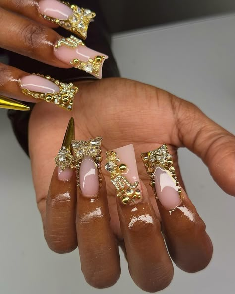 Happy #scorpioszn ♏🖤 Gold junky duck set 🌟🌟🌟🌟🌟 #ducknails #polygelnails #polygel #polygelextensions #makartt #makarttpolygel… | Instagram Prom Duck Nails, Gold Nails Homecoming, Short Duck Nails Spring, Duck Nails Gold, White And Gold Duck Nails, Gold Duck Nails Acrylic, Gold Junk Nails, Gold Nails For Prom, Yellow Gold Nails