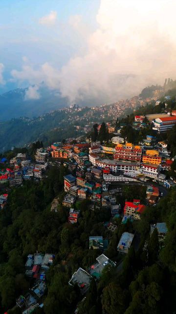 Darjeeling | The Queen of Hills on Instagram: ""I ❤️ Darjeeling" Visual Narrative by @snehasish_halder_ Follow & Share your "Darjeeling" moment on Instagram with hashtag #DarjeelingTips Instagram: https://instagram.com/darjeelingtips YouTube: https://youtube.com/user/DarjeelingTips ° ° ° ° ° #QueenOfHills #Darjeeling #Kalimpong #Kurseong #Mirik #Siliguri #Dooars #DarjeelingTourism #tourism #himalayas #india #nature #travel #landscape #hillstation #green #forests #trees #snow #mountains #hill Himalayas India, India Nature, Snow Mountains, Holiday Travel Destinations, Visual Narrative, Air Ambulance, Beautiful Scenery Pictures, Travel Landscape, Darjeeling