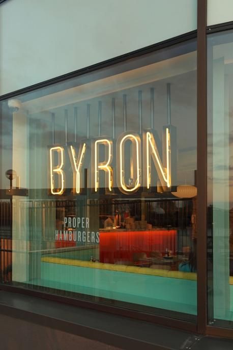 Byron Byron Burger, Burger Place, Pub Interior, Burger Places, Shop Signage, Interior Vintage, Shop Front Signage, Salon Interior Design, Wayfinding Signage