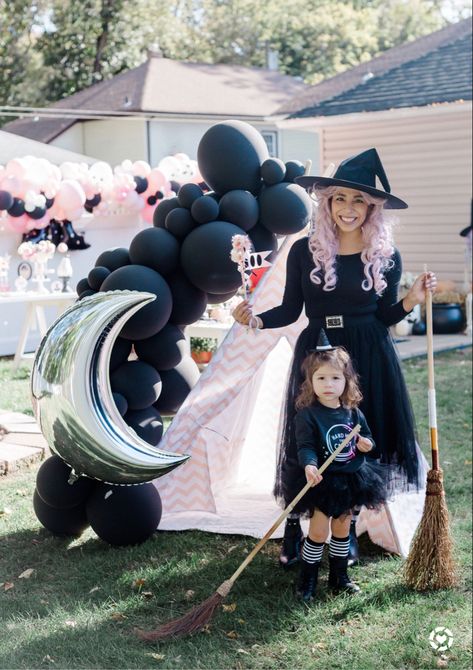 Three Spirit Halloween Birthday Party, Pink Witch Birthday Party, Kids Witch Birthday Party, Witch Balloon Garland, Witch Birthday Party Kids, Kids Witch Party, Witch Themed Birthday Party, Witches Birthday Party, Birthday Party Ideas Halloween