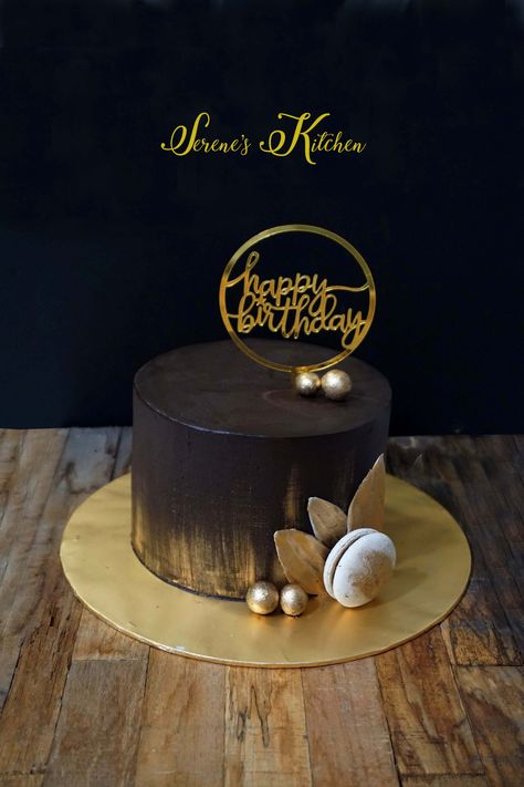 Chocolate Cake With Gold Decorations, Chocolate And Gold Cake, Cake With Gold, Chocolate Cake Designs, Birthday Plans, Ganache Cake, Chocolate Cake Decoration, Cakes For Women, Gold Cake