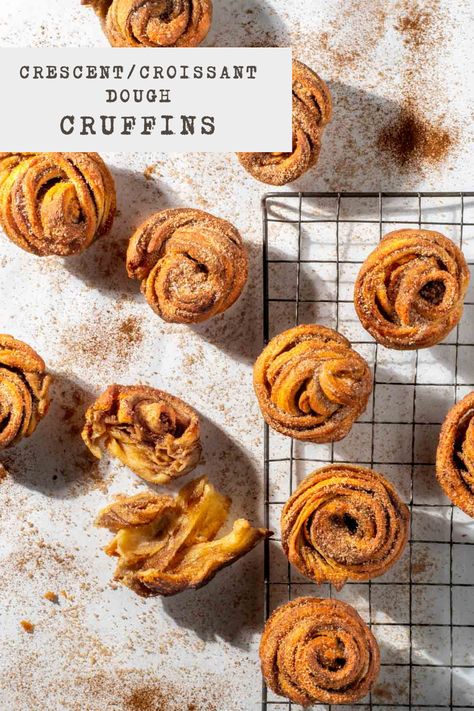 Cruffins scattered on a white background sprinkled with cinnamon sugar. Cruffins Recipe, Quick Egg Recipes, Cruffin Recipe, Cinnamon Sugar Recipes, Croissant Dough, Crescent Dough, Strawberry Cream Cheese, Diy Recipe, Strawberry Cream