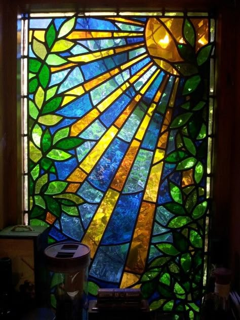 Stained glass sunray panel Table Beton, Stained Glass Quilt, Glass Window Art, Stained Glass Paint, Glass Mosaic Art, Stained Glass Diy, Stained Glass Crafts, Art Stained, Stained Glass Designs