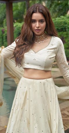 Onam Outfits Ideas Skirt And Top, Kasavu Skirt And Top, Onam Dress Ideas, Onam Outfits Ideas, Onam Dress, Aamna Sharif, Onam Outfits, Simple Lehenga, Trendy Outfits Indian