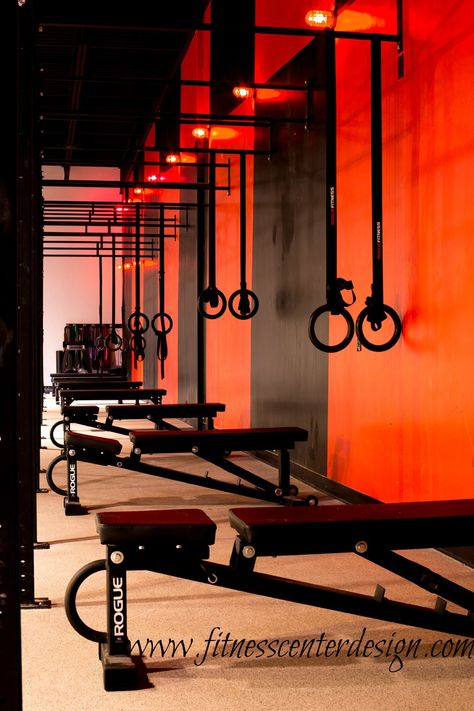 Very nice orange painting on the wall in the training room.  #bossbabe #training #workout #workfromhome #work #luxury #gym #gymlife #hardwork #beauty #beautiful #relaxing #art Vegetarian Illustration, College Fitness, Fitness Design Gym, Orange Gym, Fitness Center Design, Gym Lighting, Gym Design Interior, Gym At Home, Gym Interior