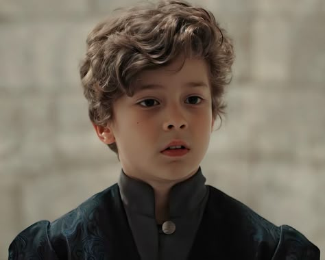 Murad Iv, Sultan Murad, Narnia 3, Family Doctors, House Of Dragons, Book Dragon, Cole Sprouse, Prince George, Male Face