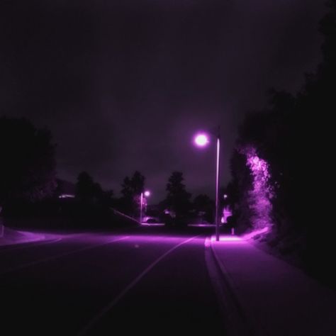 Purple Street Aesthetic, Widget Purple Aesthetic, Neon Night Aesthetic, Purple Hour, Iphone Wallpaper Violet, Purple Y2k, Purple Lighting, Dark Purple Wallpaper, Y2k Background