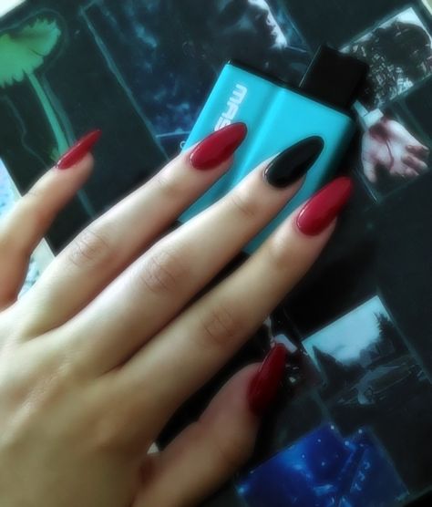 Jennifer Body Nails, Jennifer's Body Nails, Jennifer Check Nails, Twilight Inspired Nails, Jennifer Body Aesthetic, Megan Fox Nails, Devils Kettle, Jennifer Check Aesthetic, Jennifers Body Aesthetic