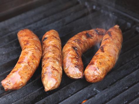 Sausages have a reputation for being easy. They've got the right ratio of fat to meat built in, and even a convenient skin to ensure that all those juices stay inside. But there's a difference between "yeah, that's a good sausage" sausages and "holy crap, how did they fit an entire pig's worth of flavor and juices into this single five-inch tube" sausages. It's the latter we're after, and the latter that sous vide cooking can help produce. Loaded Bratwurst, Bratwurst Stew, Sweet Italian Sausage Recipes, Best German Food, Homemade Sausage Recipes, Best Sausage, Chicken Apple Sausage, Italian Sausage Recipes, Apple Sausage