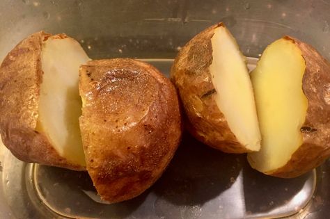 The 2 Best Ways to Reheat a Baked Potato Without Drying It Out Reheat Baked Potato, Over Baked Potatoes, Potato Face, Elephant Food, Hasselback Potatoes, Food Donation, Food Swap, Air Fryer Dinner Recipes, Holiday Snacks