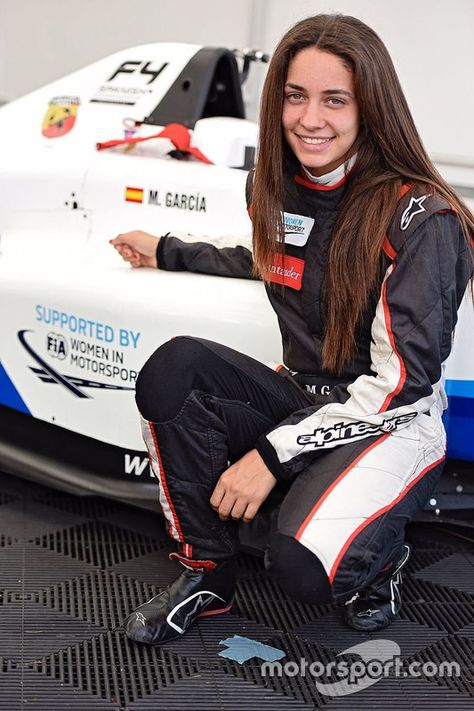 F1 Academy, Female Race Car Driver, Female Racers, Formula 4, F1 Driver, Female Pilot, Racing Girl, Car Driver, Formula 1 Car