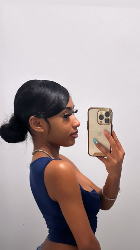 Swoop low bun black girl Swoop Bun Black Women, Swoop Low Bun, Swoop Bun Natural Hair, Swoop Bun, Bun With Curls, Low Bun Hairstyles, Low Bun, Graduation Hairstyles, Blonde Wig