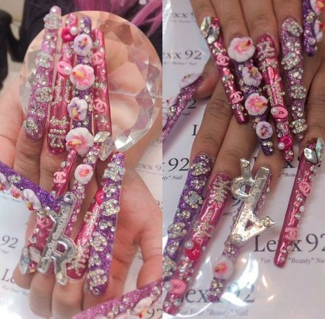 Gyaru Nails, Glitter Outfit, Junk Nails, Gyaru Makeup, Hime Gyaru, Diy Acrylic Nails, Nails Now, Gyaru Fashion, Really Cute Nails