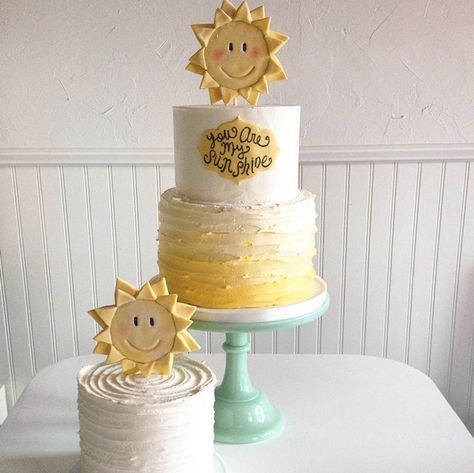 You Are My Sunshine Cakes Sunshine Cakes, Sunshine Birthday Cakes, Sunshine Birthday Theme, Sunshine First Birthday, Sunshine Birthday Parties, Sunshine Cake, Sunshine Party, Smash Cakes, Sunshine Baby Showers