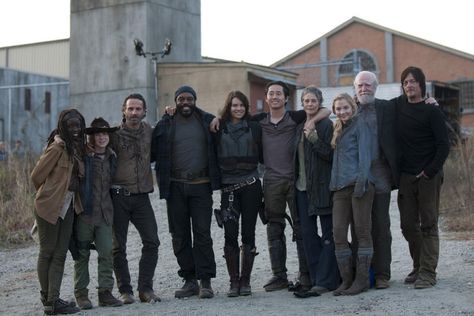 Twd Family, Steven Yeun, Twd Cast, Chandler Riggs, Lauren Cohan, Carl Grimes, Nba Season, Levi X Eren, Andrew Lincoln