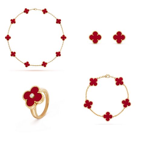 Van Cleef & Arpels Alhambra collection #vca #vcaalhambra #vcanecklace #vcajewelry #vancleef #vancleefarpels #magicalhambra #vcamagic #carnelian #vcacarnelian #vcaring Hello Lover, Ice Ice Baby, Van Cleef Arpels, New Jewelry, Van Cleef, Bags Designer Fashion, Live Lokai Bracelet, Jewelry Inspiration, Jewelry Set