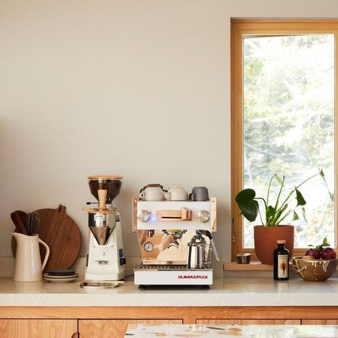 Coffee Setup, Coffee Machine Design, Coffee Station Kitchen, Coffee Bar Station, Coffee Bar Design, Bar Station, Home Coffee Stations, Coffee Bars In Kitchen, Coffee Nook