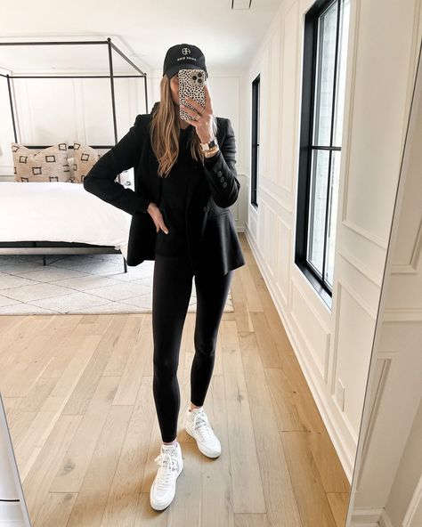 High Top Sneakers Outfit Summer, Black Baseball Hat Outfit, White High Top Sneakers Outfit, High Top Sneakers Outfit Winter, High Top Sneakers Outfit, Black Blazer With Jeans, High Tops Outfit, Winter Sneakers Outfit, Baseball Hat Outfit