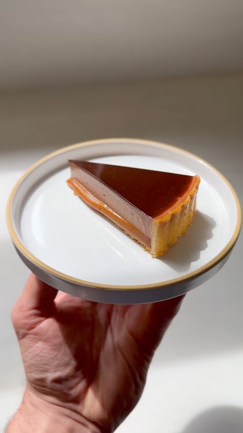 Chocolate Salted Caramel Tart Recipe - Matt Adlard Flan Tart, Caramel Tart Recipe, Baking Deserts, Matt Adlard, Salted Caramel Chocolate Tart, Chocolate Caramel Tart, Salted Caramel Tart, Caramel Mousse, Recipe Folder