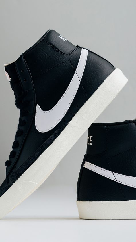 Nike Shoes Reference, Nike Blazer Mid 77 Black, Nike Blazer Black, Nike Tenis, Nike Gym Shoes, Nike Products, Futuristic Shoes, Nike Blazers, Jordans Girls