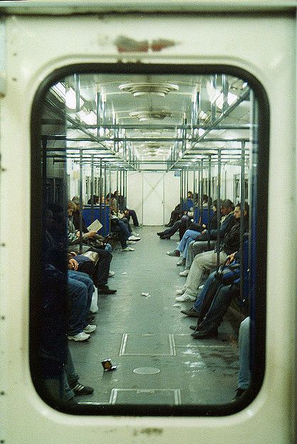 Subway Train, Foto Tips, Framing Photography, Cinematic Photography, Green Aesthetic, Photography Inspo, Metropolis, Aesthetic Photography, Pretty Pictures