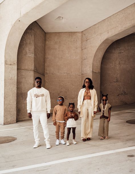 Neutral Tone Photoshoot Family, Neutral Color Photoshoot Outfit, Stylish Family Photoshoot, Family Photos Black People, Family Pictures Black People, Family Photoshoot Black People, Aesthetic Family Pictures, Black Family Aesthetic, Aesthetic Family Photos