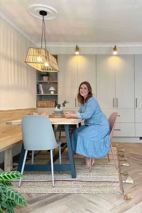 Scandi Kitchen Diner, Cream And Oak Kitchen, Kitchen Herringbone Floor, Natural Oak Kitchen, Handleless Kitchen Cabinets, Modern Kitchen Inspiration, Black Kitchen Hardware, Scandi Aesthetic, Oak Worktop