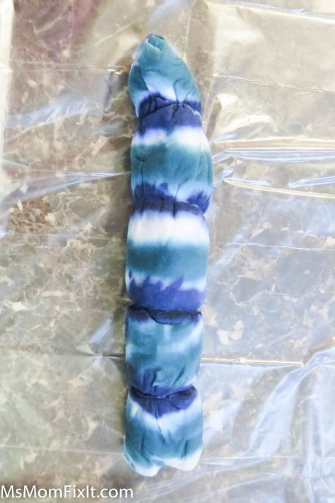 Kids Tye Dye Shirts Diy Easy, Tie Dye Color Ideas, Easy Tie Dye Patterns, Tie Dye Business, Cool Tie Dye Designs, Easy Tie Dye, Easy Diy Tie Dye, Tie Dye Stripes, Tie Dye Shirts Patterns