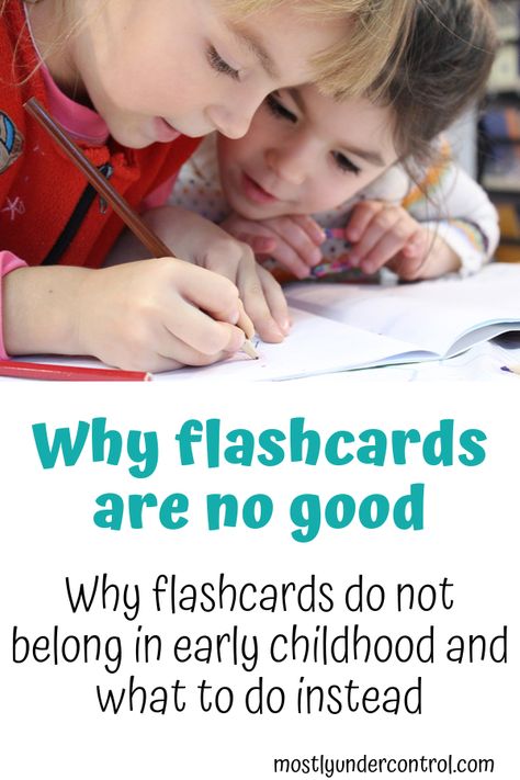 Flashcards have their place in education, but it isn't in the early childhood classroom! Here's what to do instead. Flashcards for preschool.  #preschooltips #flashcards #flashcardsinpreschool #preschoolactivities #preschoollearning Drawing Marvel, Infant Lesson Plans, Play Based Learning Activities, Preschool Teacher Gifts, Early Childhood Teacher, Dramatic Play Centers, Early Childhood Classrooms, Homeschool Kids, Effective Teaching